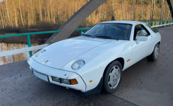 Porsche 928