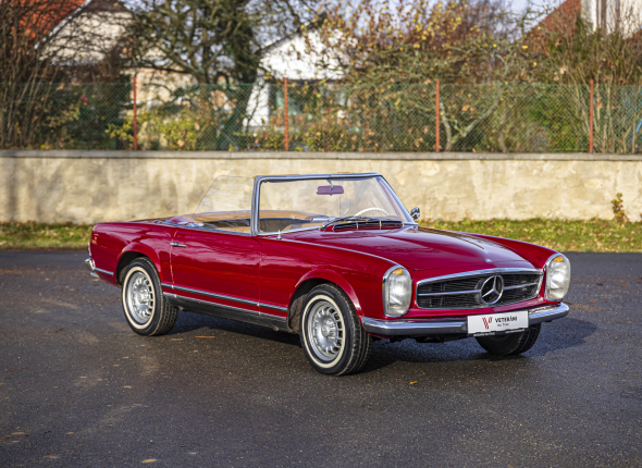 Mercedes-Benz W113 230 SL Pagode