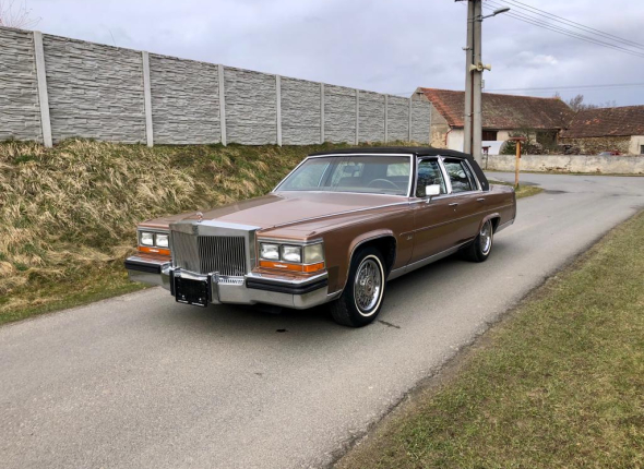Cadillac Fleetwood/Brougham 5.0